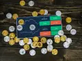 Złote i srebrne monety kryptowalut otaczają wykresy cenowe Bitcoina i Ethereum. Widać dane o zmianach kursów, sugerujące aktywność na **otc giełda**.
