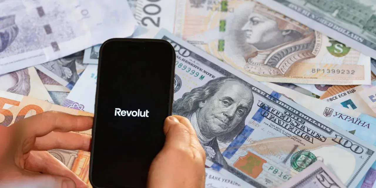 Revolut na tle różnych walut. Zarządzanie kryptowalutami i potencjalny podatek.