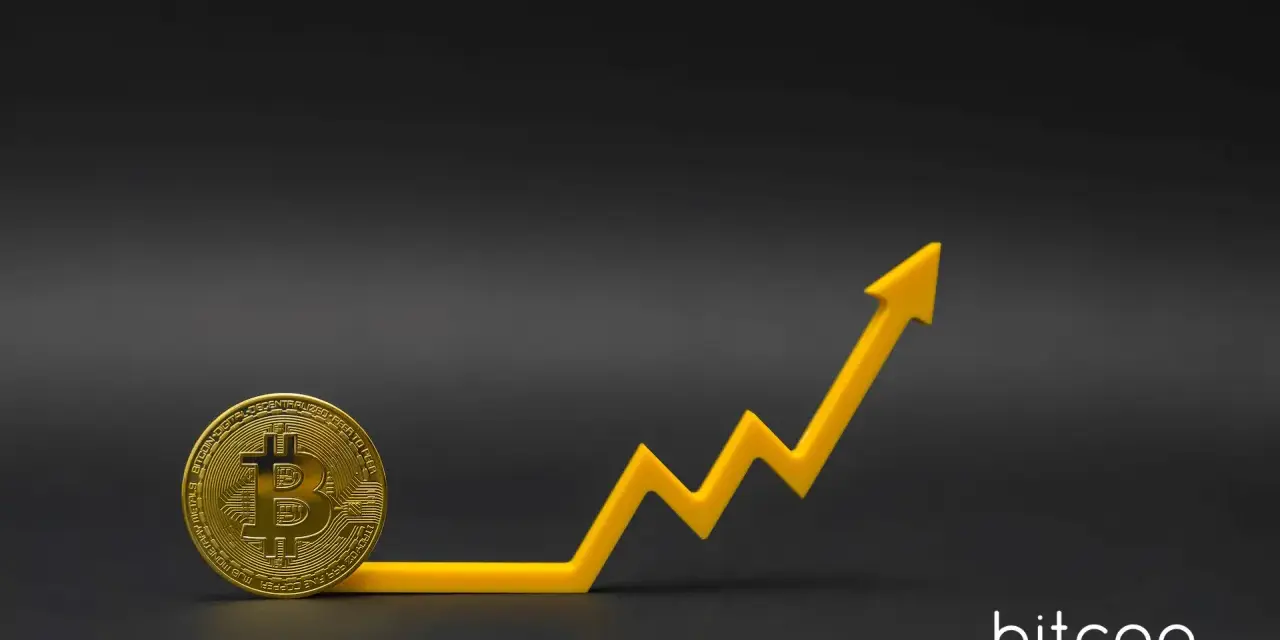 Złoty bitcoin i żółty wykres wzrostu symbolizują rosnącą wartość, przypominając, ile kosztował bitcoin w 2013 roku i jak bardzo się zmienił.