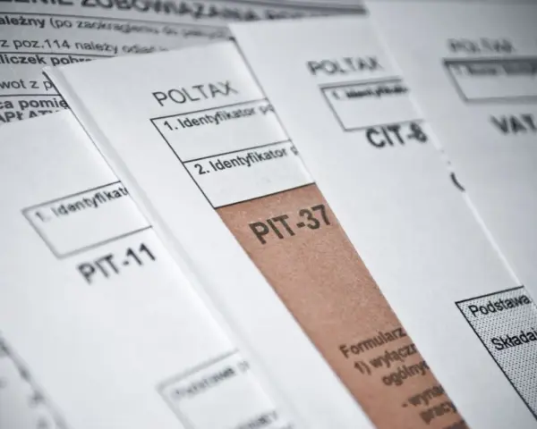 Formularze podatkowe PIT-11, PIT-37, CIT-8 i VAT-4. Zrozumienie odliczania VAT i jak to działa, to klucz do prawidłowego rozliczenia.
