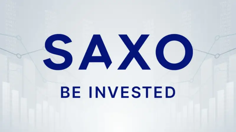 Saxo Bank Polska – inwestuj z nami. Logo Saxo na tle wykresów giełdowych.
